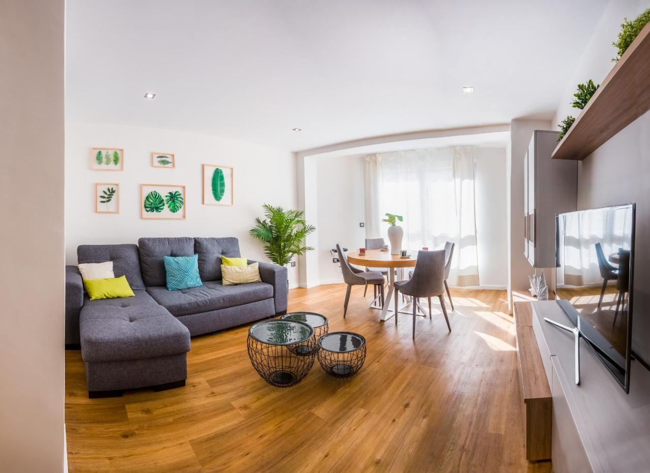 Expoholidays-Rueda Lopez Apartamento De Lujo Almeria Exterior photo